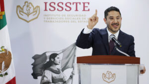 Martí Batres Guadarrama | ISSSTE