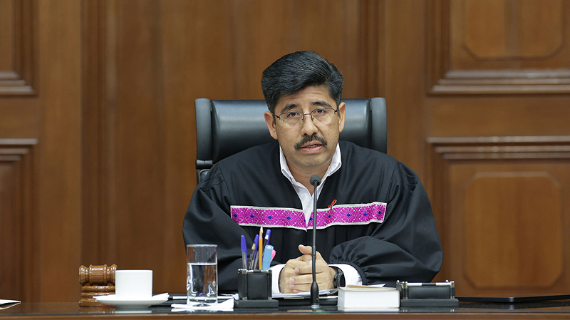 Autos nuevos para ministros del acordeón, premio a su servilidad