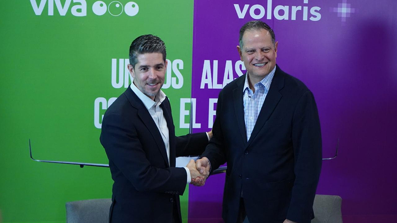 Viva y Volaris anuncian alianza para crear gigante de la aviación en México