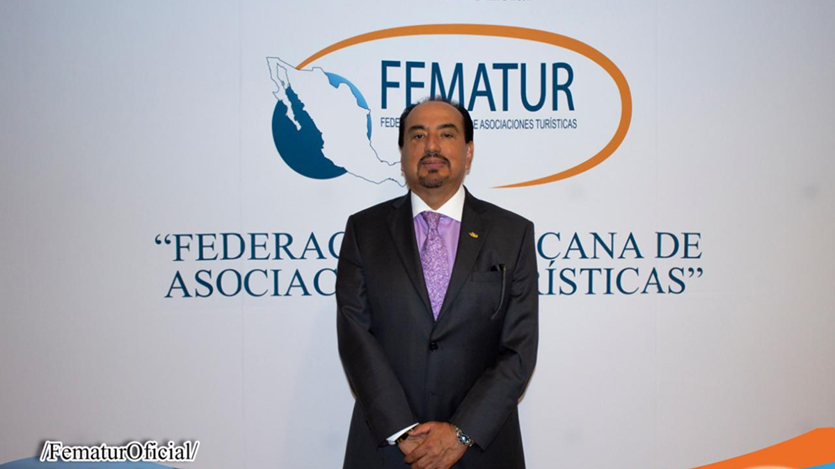 Mexicana, por negocio de Magnicharters