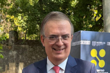 Ebrard impulsa a Nieto por Querétaro