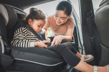 Niños viajan en riesgo por falta de seguridad vial