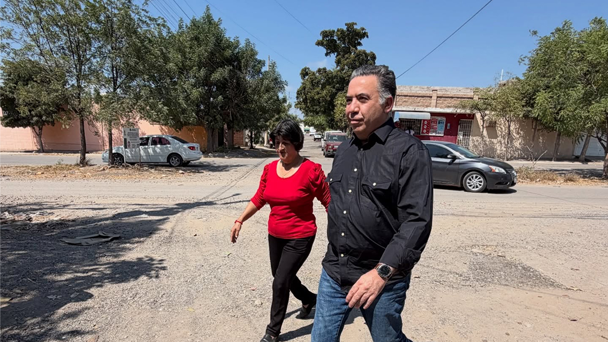 Con Twitter dice que está en Sinaloa Inzunza