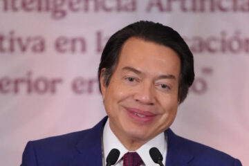 Mario Delgado, cómo hundirse en el servicio público de la 4T; le enmiendan la plana