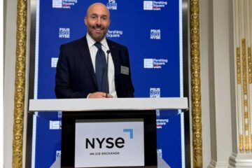 Jack Landsmanas se suma a fondo de Bill Ackman tras su debut en NYSE