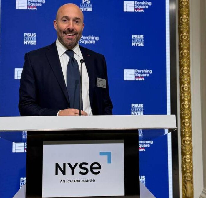 Jack Landsmanas se suma a fondo de Bill Ackman tras su debut en NYSE