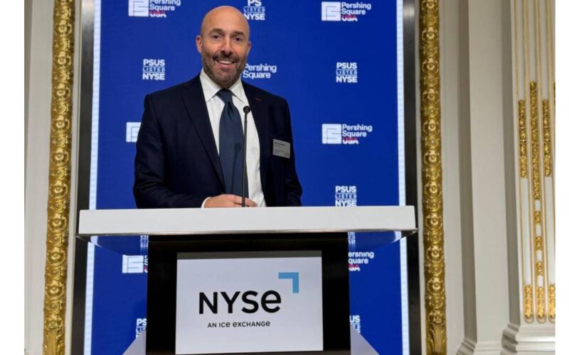 Jack Landsmanas se suma a fondo de Bill Ackman tras su debut en NYSE