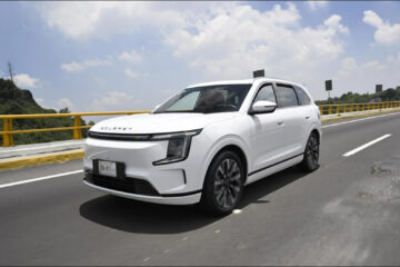 El desempeño del SUV híbrido en una ruta de larga distancia