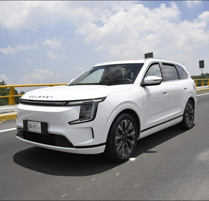 El desempeño del SUV híbrido en una ruta de larga distancia