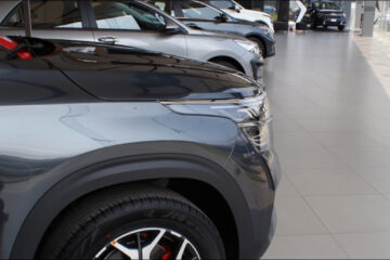 Bajan precios de automóviles