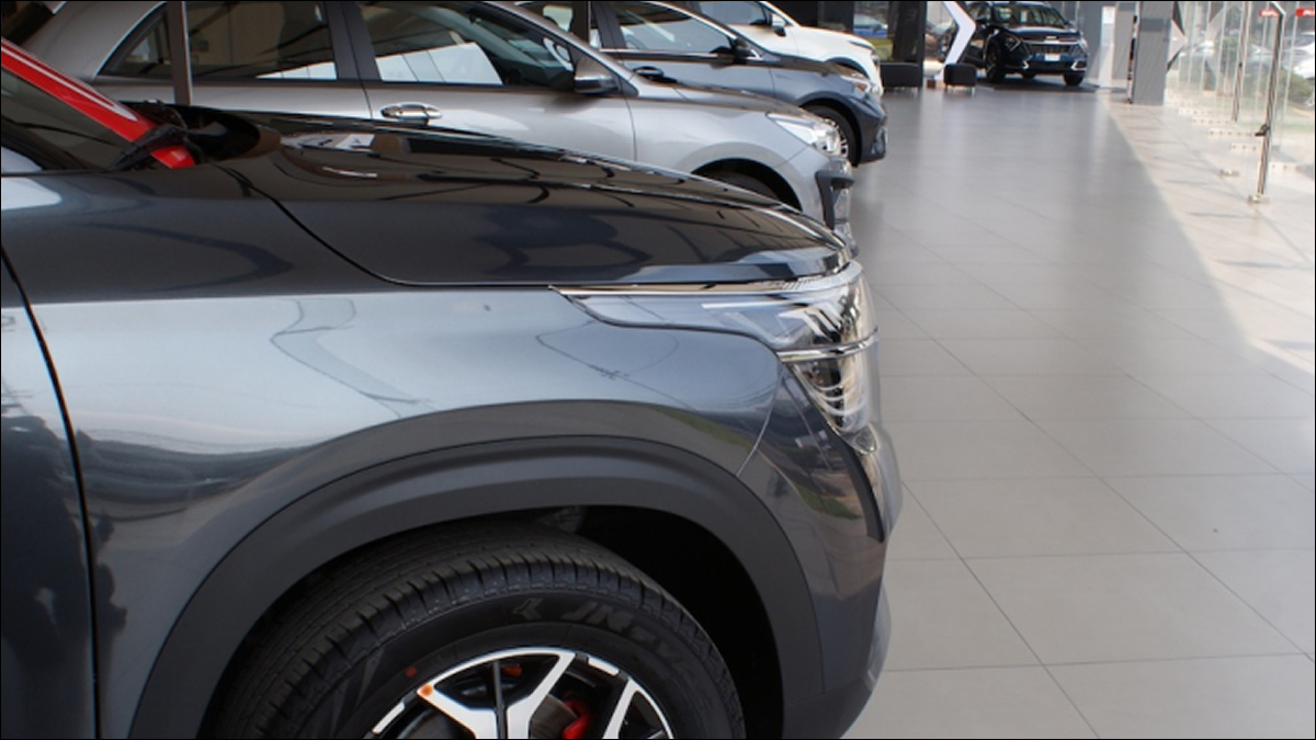 Bajan precios de automóviles