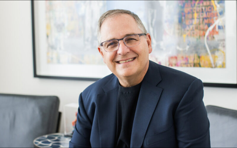 Renovacion directiva en Dolby Laboratories
