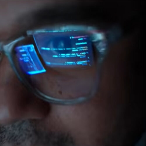 Aceleración y Conectividad en la Inteligencia Artificial