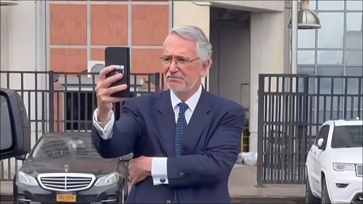 Avanza reorganización de TV Azteca