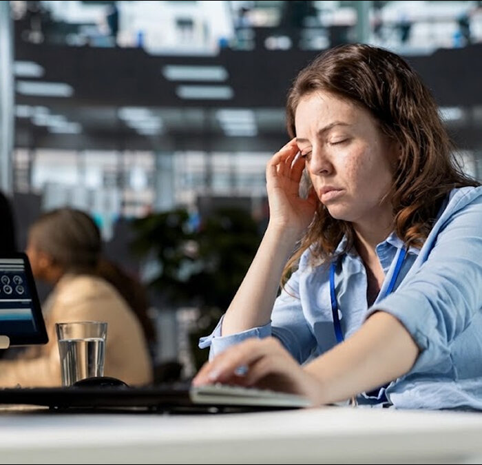 La positividad tóxica agota a las empresas en silencio