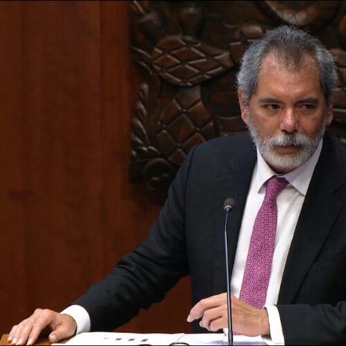 Soñolienta y somnífera comparecencia de Edgar Amador en el Senado