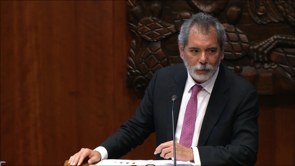 Soñolienta y somnífera comparecencia de Edgar Amador en el Senado